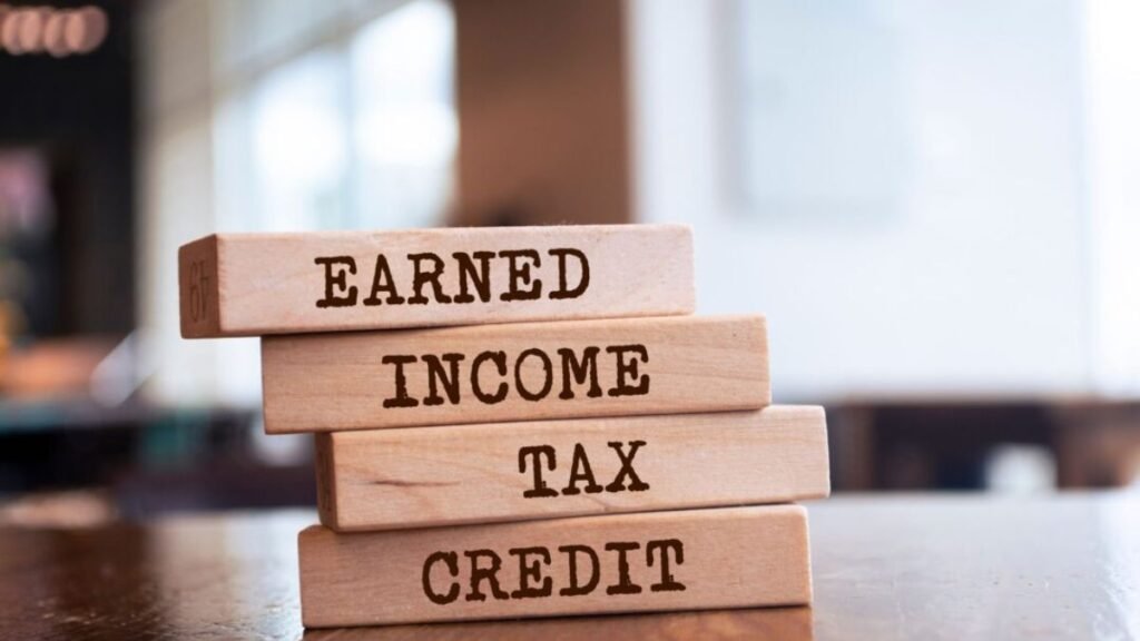 $7830 EITC Refund 2025: Who Qualifies and When You’ll Be Paid